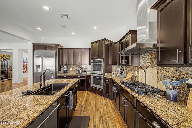 5704 W BENT TREE Drive, Phoenix, AZ 85083