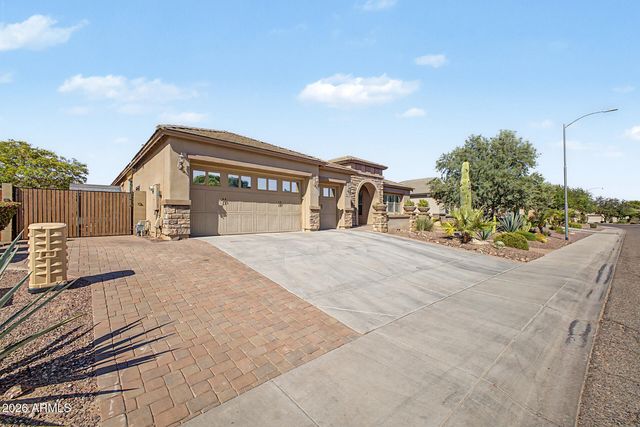 5704 W BENT TREE Drive, Phoenix, AZ 85083