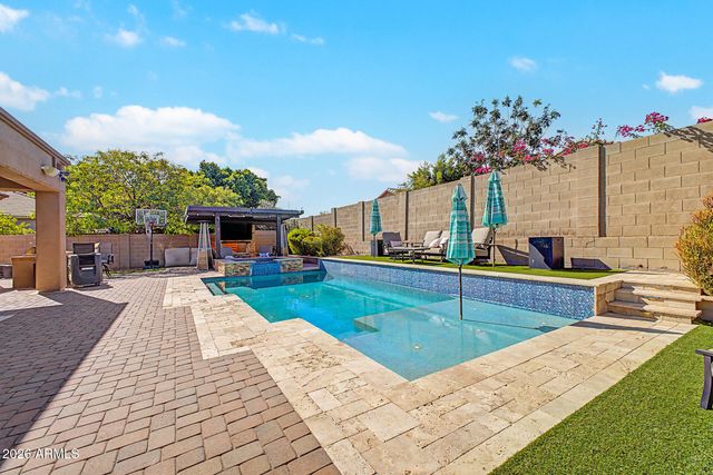 5704 W BENT TREE Drive, Phoenix, AZ 85083