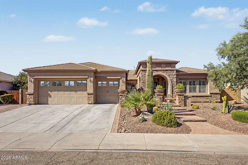 5704 W BENT TREE Drive, Phoenix, AZ 85083