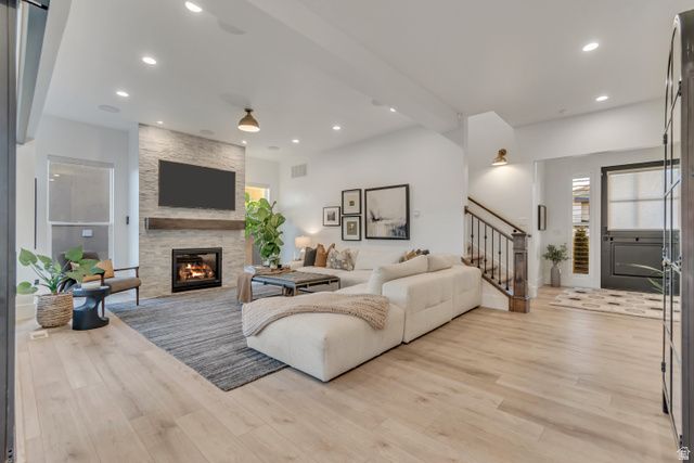 1701 W OAKRIDGE CIR, Lehi, UT 84043