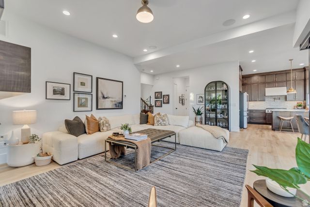 1701 W OAKRIDGE CIR, Lehi, UT 84043