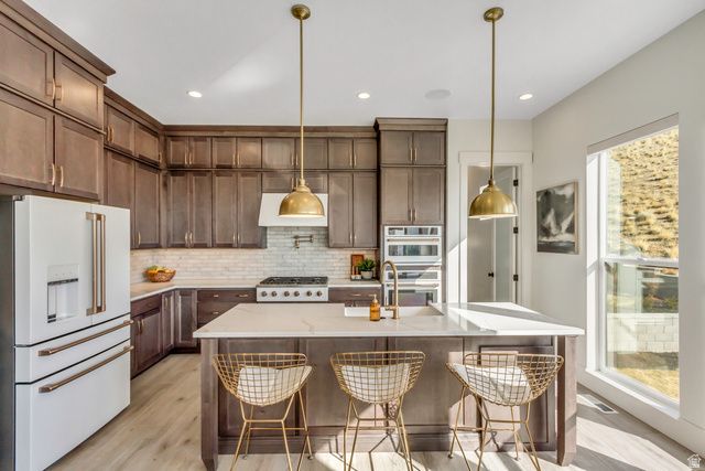 1701 W OAKRIDGE CIR, Lehi, UT 84043