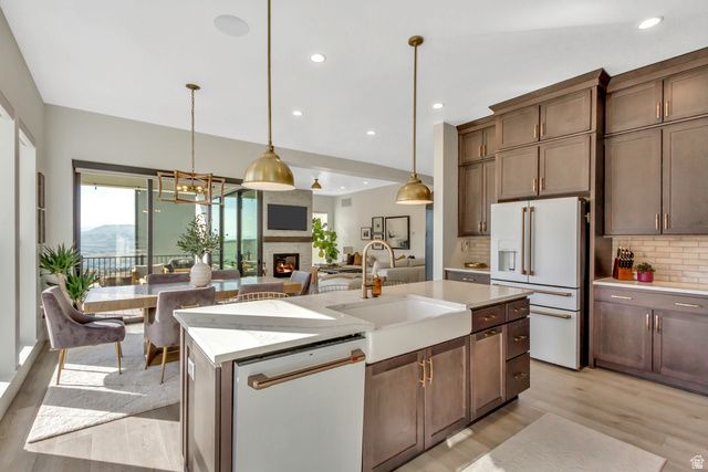 1701 W OAKRIDGE CIR, Lehi, UT 84043