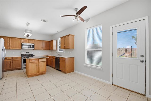 7910 Albatross Road, Baytown, TX 77523