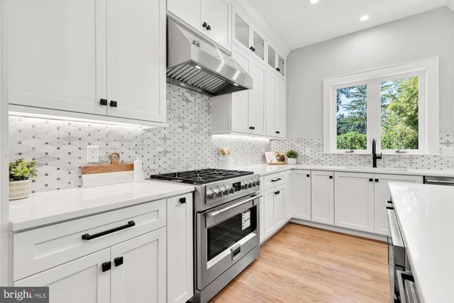 11100 ORLEANS WAY, Kensington, MD 20895
