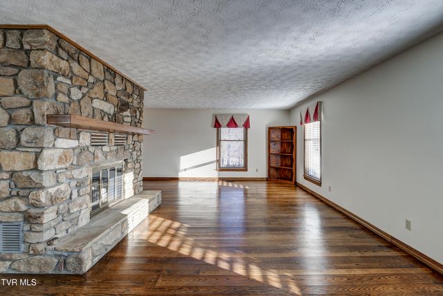 150 Miller Crossing, Jonesborough, TN 37659