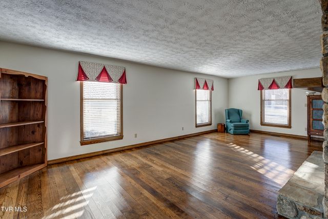 150 Miller Crossing, Jonesborough, TN 37659