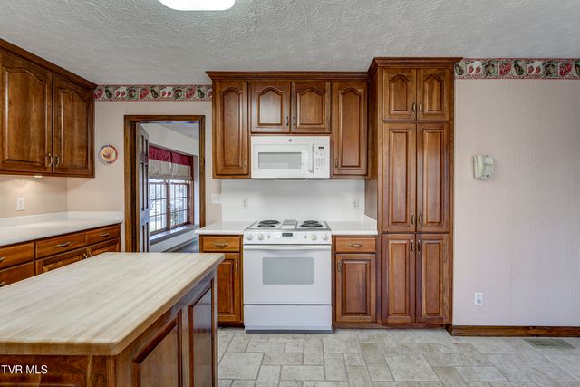 150 Miller Crossing, Jonesborough, TN 37659