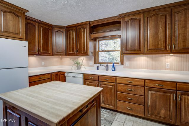 150 Miller Crossing, Jonesborough, TN 37659