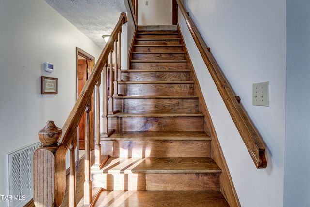 150 Miller Crossing, Jonesborough, TN 37659