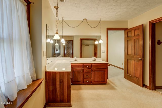 150 Miller Crossing, Jonesborough, TN 37659