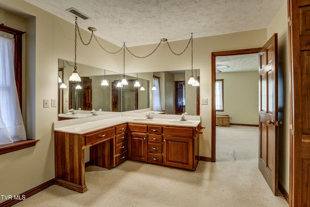 150 Miller Crossing, Jonesborough, TN 37659