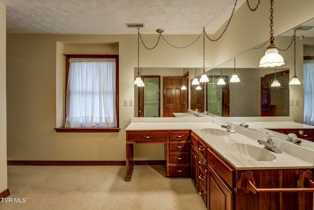 150 Miller Crossing, Jonesborough, TN 37659