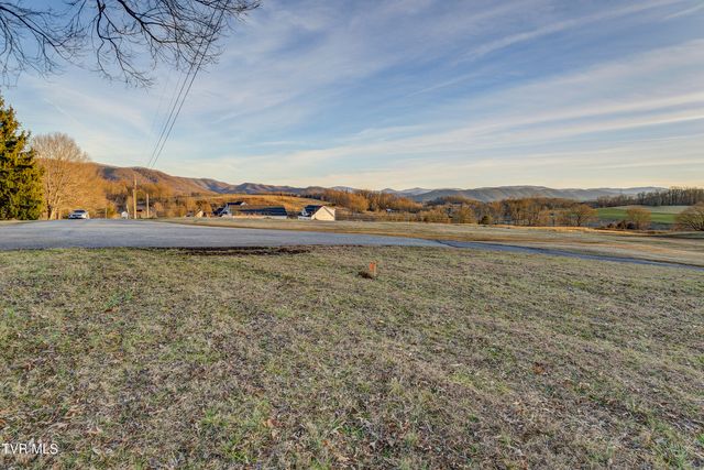 150 Miller Crossing, Jonesborough, TN 37659