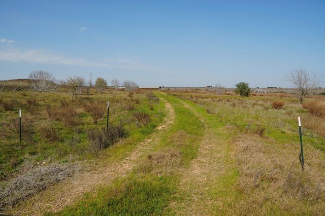 6455 Gebert Road, Schulenburg, TX 78949