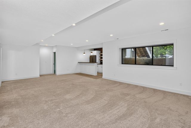 1016 W Aspen Ridge Circle, Polk City, IA 50226