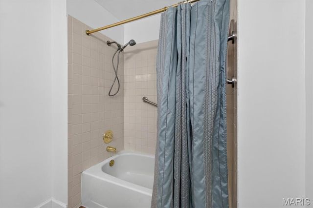 1608 Lake Knoll Drive 1A, Lake St Louis, MO 63367