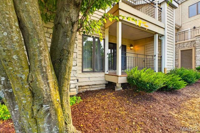 1608 Lake Knoll Drive 1A, Lake St Louis, MO 63367