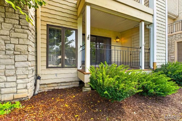 1608 Lake Knoll Drive 1A, Lake St Louis, MO 63367