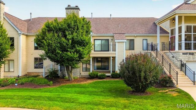 1608 Lake Knoll Drive 1A, Lake St Louis, MO 63367