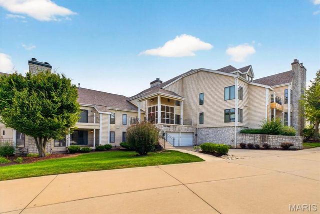 1608 Lake Knoll Drive 1A, Lake St Louis, MO 63367