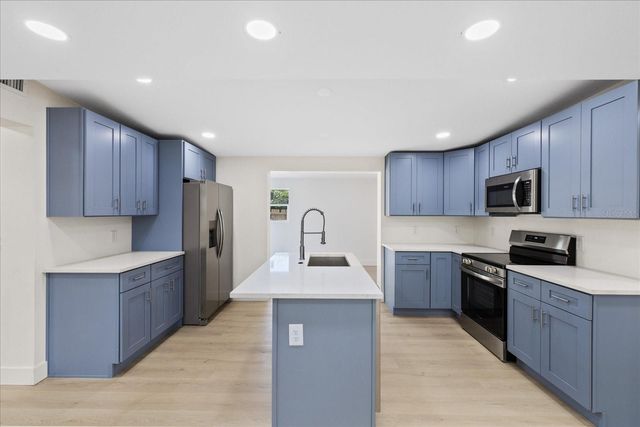 4104 W MONTGOMERY TERRACE, Tampa, FL 33616