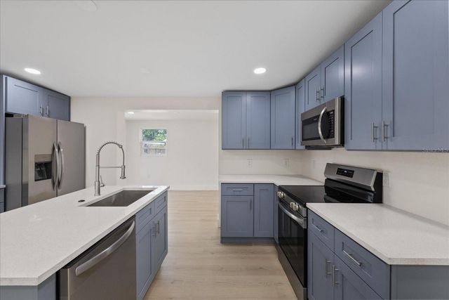 4104 W MONTGOMERY TERRACE, Tampa, FL 33616