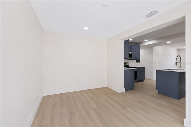 4104 W MONTGOMERY TERRACE, Tampa, FL 33616