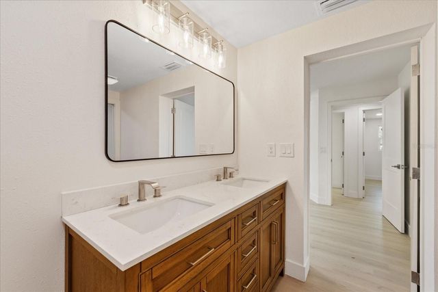 4104 W MONTGOMERY TERRACE, Tampa, FL 33616