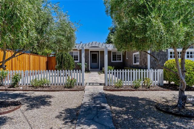 1040 Valley View St, St. Helena, CA 94574