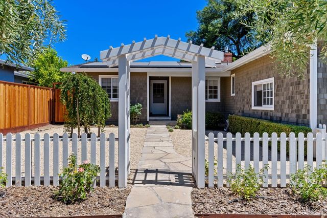 1040 Valley View St, St. Helena, CA 94574