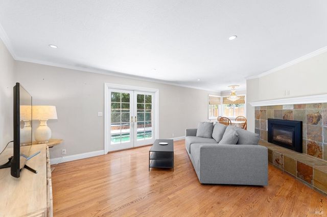 1040 Valley View St, St. Helena, CA 94574