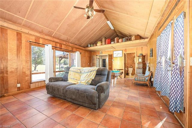 827 Shell Road, Thomasville, NC 27360