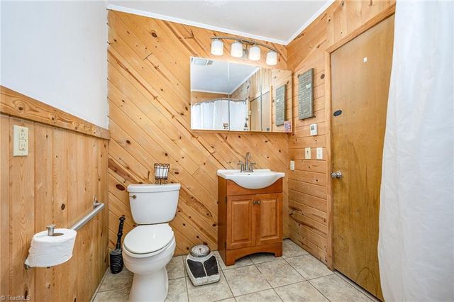 827 Shell Road, Thomasville, NC 27360