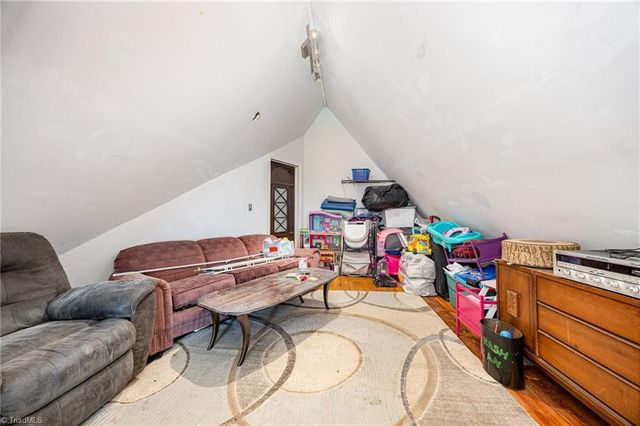 827 Shell Road, Thomasville, NC 27360