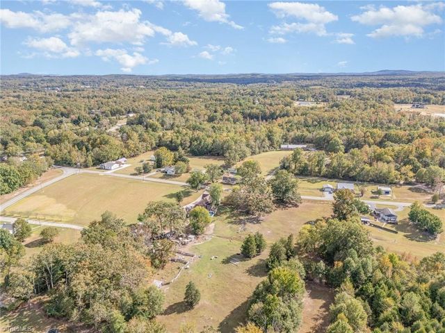 827 Shell Road, Thomasville, NC 27360