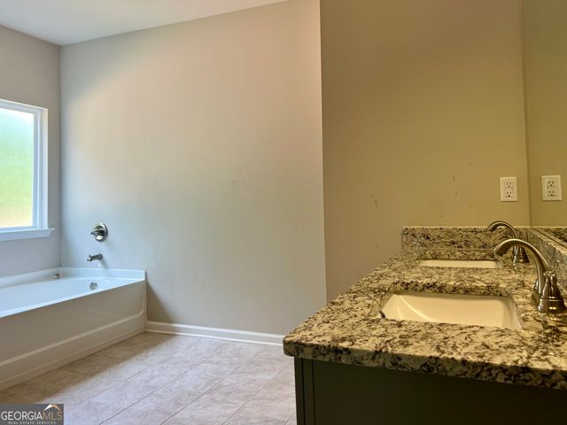 516 Tenney Nelson Road, Grantville, GA 30220