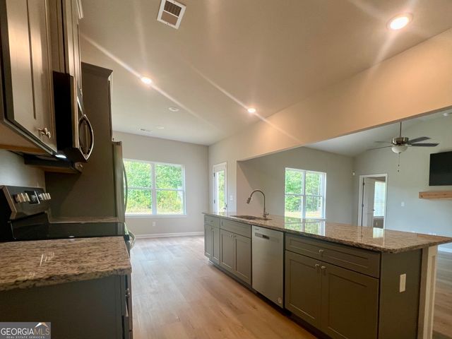 516 Tenney Nelson Road, Grantville, GA 30220