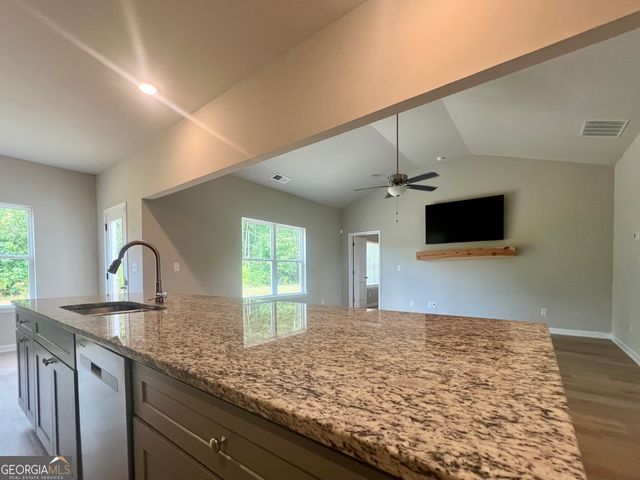 516 Tenney Nelson Road, Grantville, GA 30220