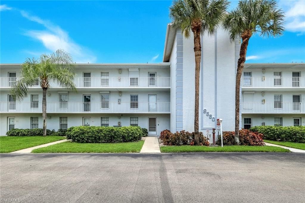 9580 Victoria LN 205, NAPLES, FL 34109 — exterior