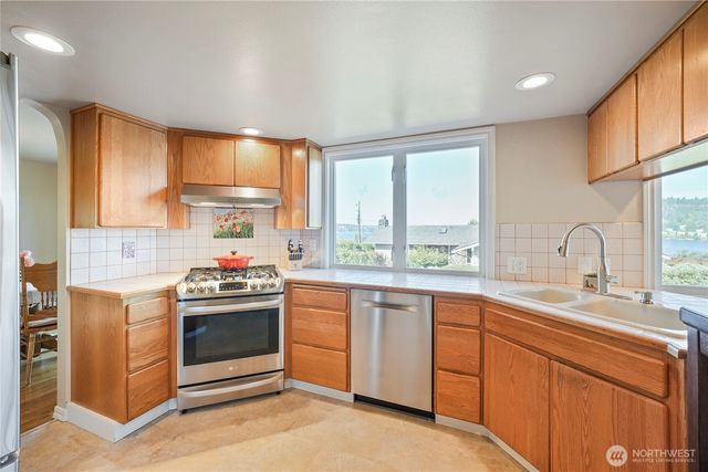 1112 N 38th Street, Renton, WA 98056