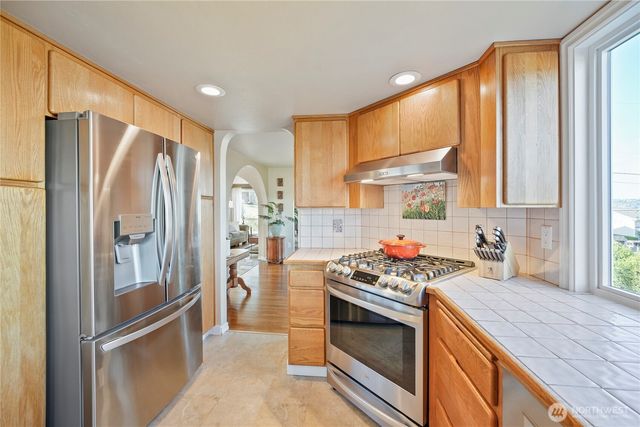 1112 N 38th Street, Renton, WA 98056