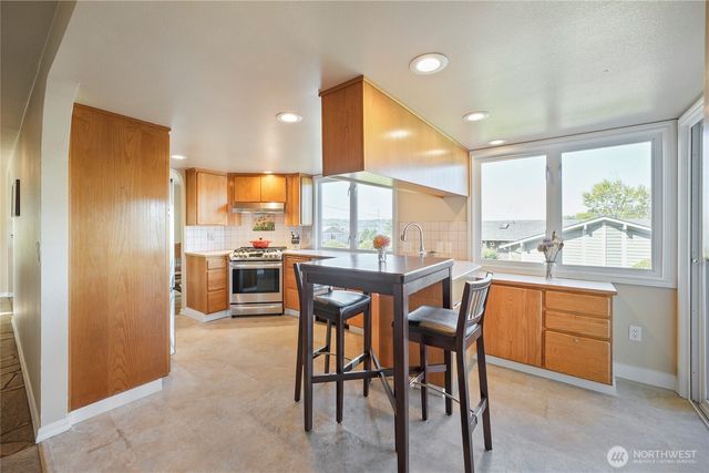 1112 N 38th Street, Renton, WA 98056