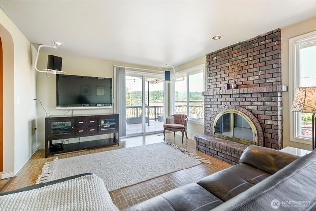 1112 N 38th Street, Renton, WA 98056