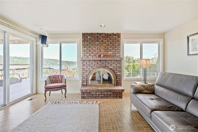 1112 N 38th Street, Renton, WA 98056
