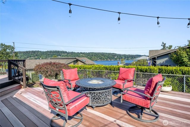 1112 N 38th Street, Renton, WA 98056