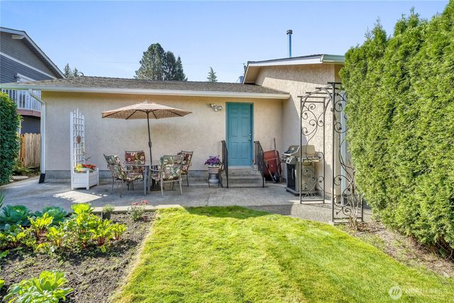 1112 N 38th Street, Renton, WA 98056