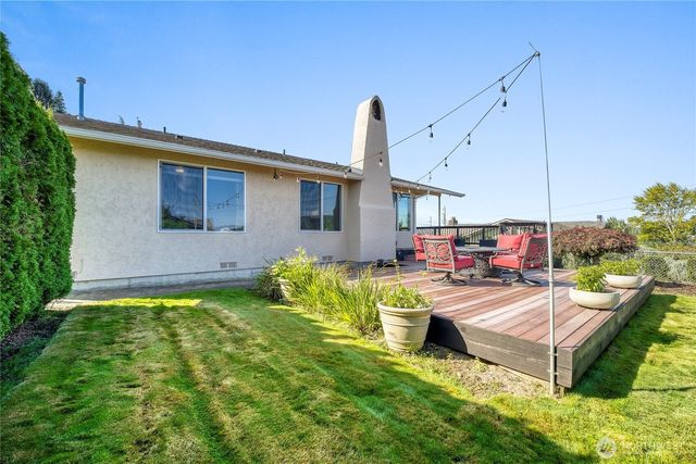 1112 N 38th Street, Renton, WA 98056