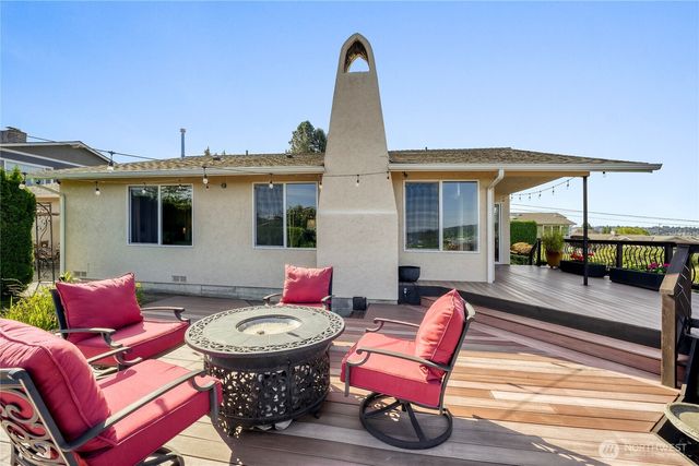 1112 N 38th Street, Renton, WA 98056